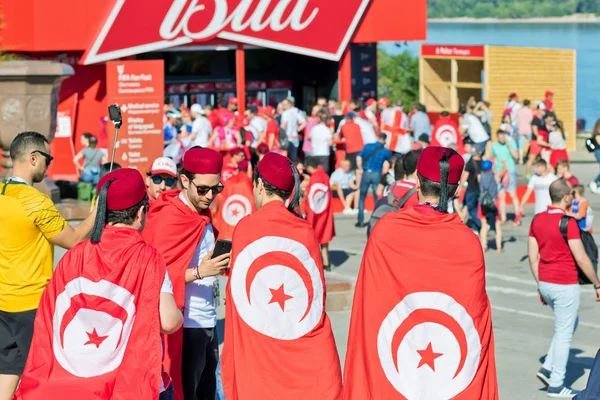 Volgograd Giugno Tifosi Calcio Della Nazionale Tunisina Con Bandiere Attributi — Foto Stock