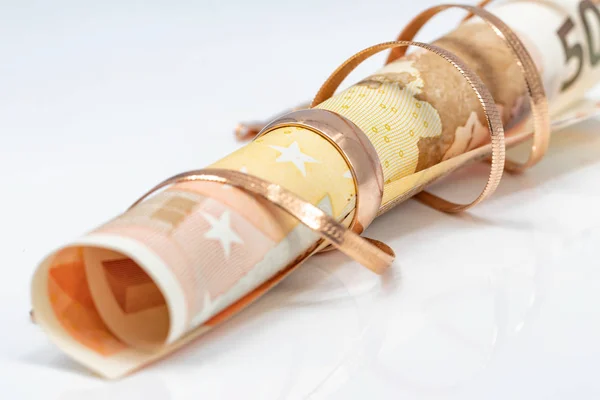 Billete Euros Enrollado Tubo Roscado Anillo Oro Adornado Con Una — Foto de Stock