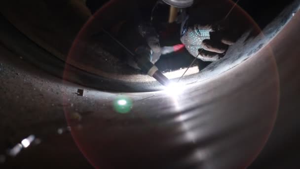 Видео Процесса Аргоновой Дуговой Сварки Внутри Трубы Большого Диаметра Аргонная — стоковое видео