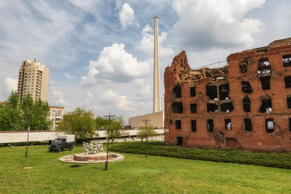 De ruïnes van de molen van Gerhardt na de bombardementen Stalin — Stockfoto