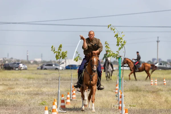 Demonstrações Cossaco clube equestre de esportes com um demonstrati — Fotografia de Stock