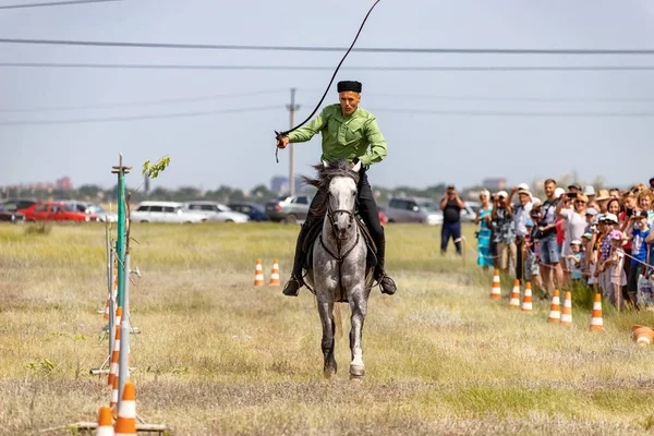 Демонстрации казачий конный спортивный клуб с демонстрацией — стоковое фото