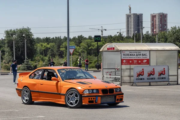 Coches sintonizados mejorados específicamente para la deriva en las manifestaciones —  Fotos de Stock