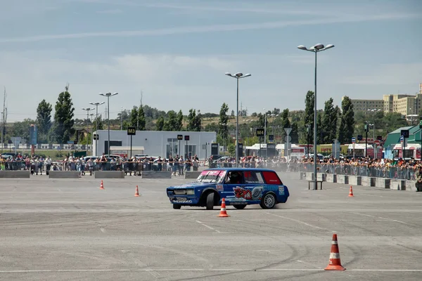 Auto sintonizzate aggiornate specificamente per la deriva alle dimostrazioni — Foto Stock