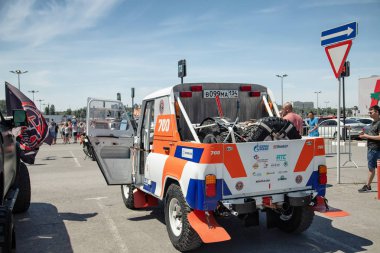 Sergide uaz temelinde ralli arabası araba ala