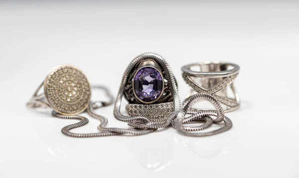 Varietà di gioielli in argento — Foto Stock