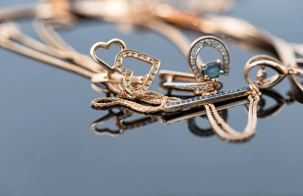 Elegant Women Gold Jewelry Earrings Chains — Stock Photo, Image