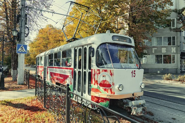 Pyatigorsk Oktober Stadtbahn Fährt Durch Die Herbstlichen Straßen Des Touristenzentrums — Stockfoto