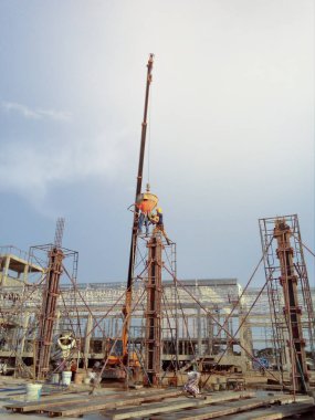 Yeniden oluşturma, bina yüklenici alt. 