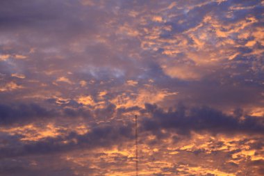 Gökyüzünde inanılmaz bulutlar.