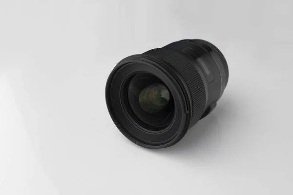 Επαγγελματική Ψηφιακή Φωτογραφική Μηχανή Φακού Που Απομονώνονται Λευκό — Φωτογραφία Αρχείου