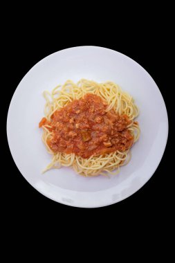 Yemeği beyaz domates soslu spagetti.