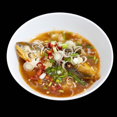 Konserve balık salatası.