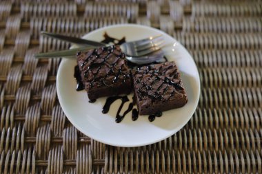 Lezzetli Çikolatalı Pasta Çikolatalı Meyve Suyu.