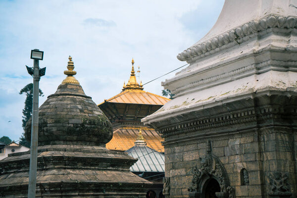 Храм Пашупатинатх Шивалинга с каменной архитектурой Древнего Непала