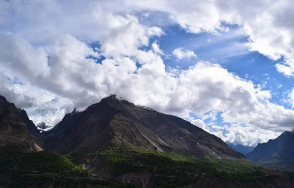 Wolken Het Berglandschap Van Bos Bergketen Natuur Landschap Lagen Berglandschap — Stockfoto