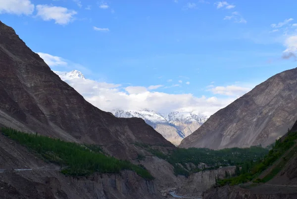 Landschap Van Rocky Mountains Met Sneeuw Piek Bergen Landschap Bewolkte — Stockfoto