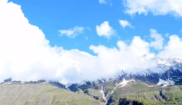 Landschap Van Rocky Mountains Met Sneeuw Piek Bergen Landschap Bewolkte — Stockfoto