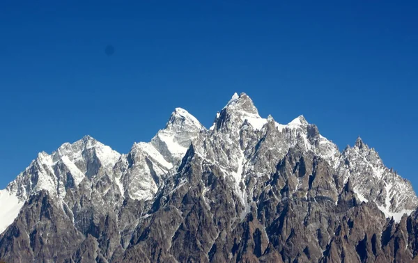 Spektakulära Bergslandskap Snow Mountain Med Blå Himmel — Stockfoto