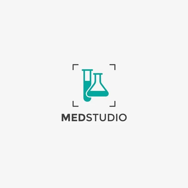 Salud Símbolo Médico Vector Logo — Vector de stock