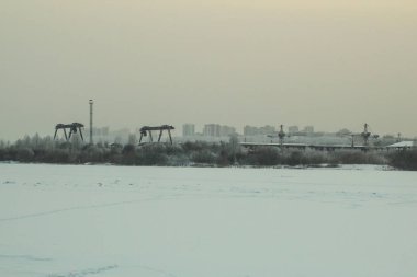 Kışın şehir manzarası