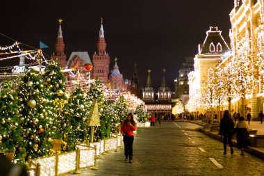 kışın kırmızı meydanda gece görünümü Moskova, Rusya