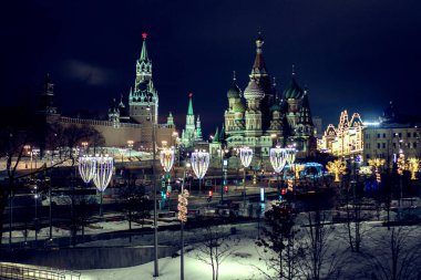 gece Moskova görünümü Zaryadye Park nehir Moskova