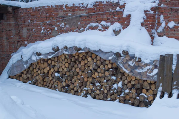Geerntetes Holz Zum Heizen Schnee — Stockfoto