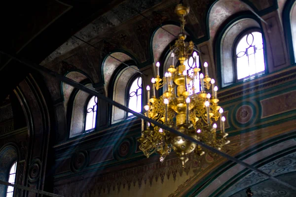 러시아 정교회에 샹들리에 — 스톡 사진