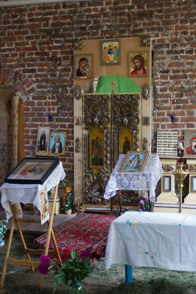 Interno Una Vecchia Chiesa Rurale Ortodossa — Foto Stock