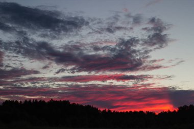 Köyde yaz günbatımı 
