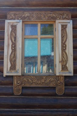 ahşap Pencereler, architraves, sanat oyma ile dekore edilmiş, Rus ahşap mimarisi öğeleri