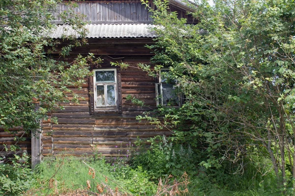 Antiguas Casas Madera Abandonadas Vista Pueblo Ruso Verano — Foto de Stock