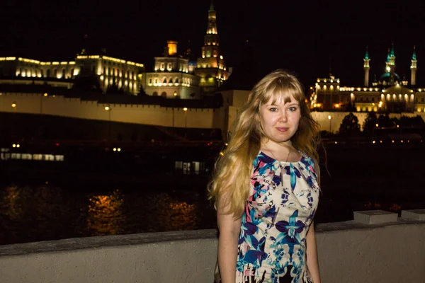 Jovem Passeio Cidade Kazan Tempo Verão — Fotografia de Stock