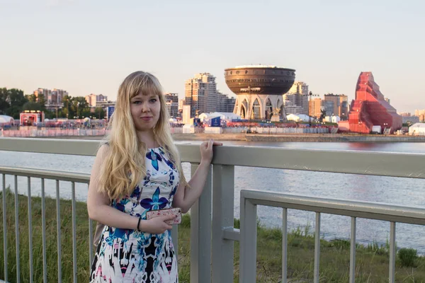 Jovem Passeio Cidade Kazan Tempo Verão — Fotografia de Stock