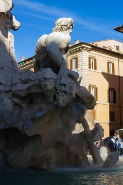 Roma, 10.11.2019, Navona Meydanı dört nehir çeşmesinin heykelleri (Fontana Dei Quattro Fiumi)