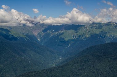 Rosa Khutor, Sochi 'deki Kafkas dağlarının yaz manzaraları