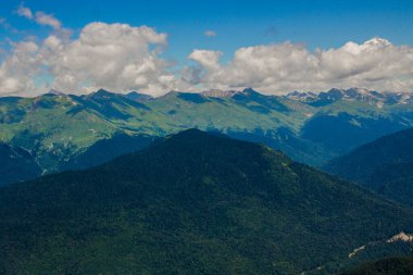 Rosa Khutor, Sochi 'deki Kafkas dağlarının yaz manzaraları