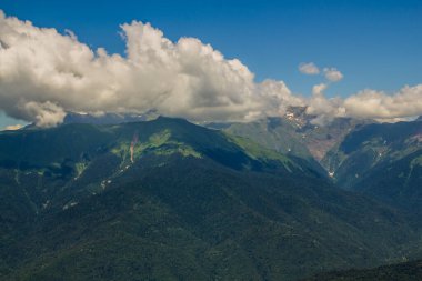 Rosa Khutor, Sochi 'deki Kafkas dağlarının yaz manzaraları