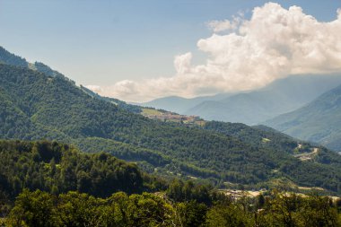 Rosa Khutor, Sochi 'deki Kafkas dağlarının yaz manzaraları