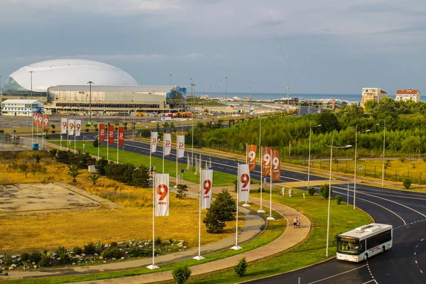 Sochi, Rusya-Temmuz 08, 2020: Imereti ovaları-Olimpiyat Parkı, Fisht Stadyumu manzarası