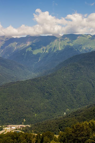 フトールのコーカサス山脈の夏の風景 — ストック写真