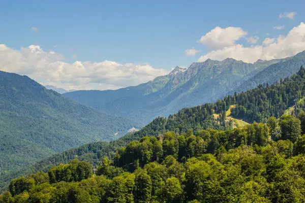 Rosa Khutor, Sochi 'deki Kafkas dağlarının yaz manzaraları