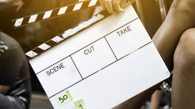 Film Slate, arkasında sahne arka plan. 