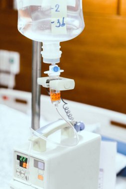 IV Tuzlu Çözüm damla hastanede hasta için detay