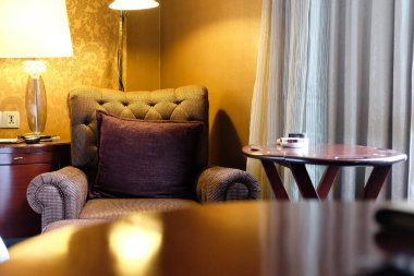 Klasik sandalye stil ile lüks yatak yastık