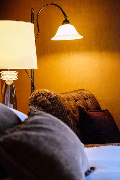 Классический Стиль Кресла Подушкой Роскошной Спальне — стоковое фото