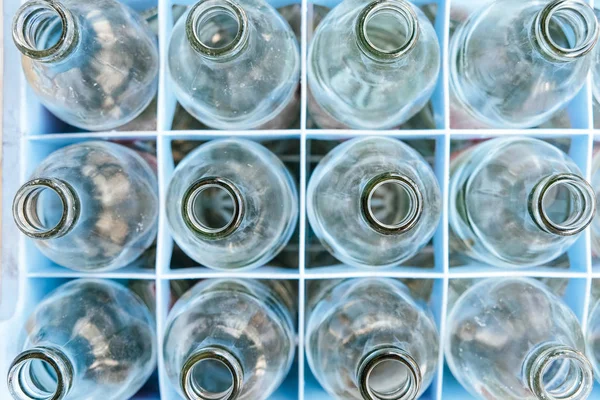 Bottiglie Vuote Vetro Fila — Foto Stock