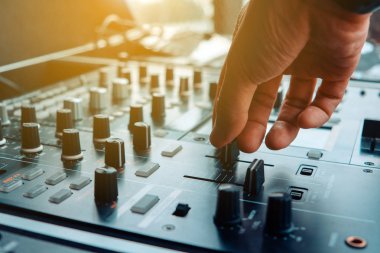 Dj pikap Mikser konsol kontrol görüntüyü kapat