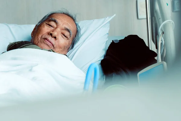 Ältere Patienten Krankenhausbett — Stockfoto